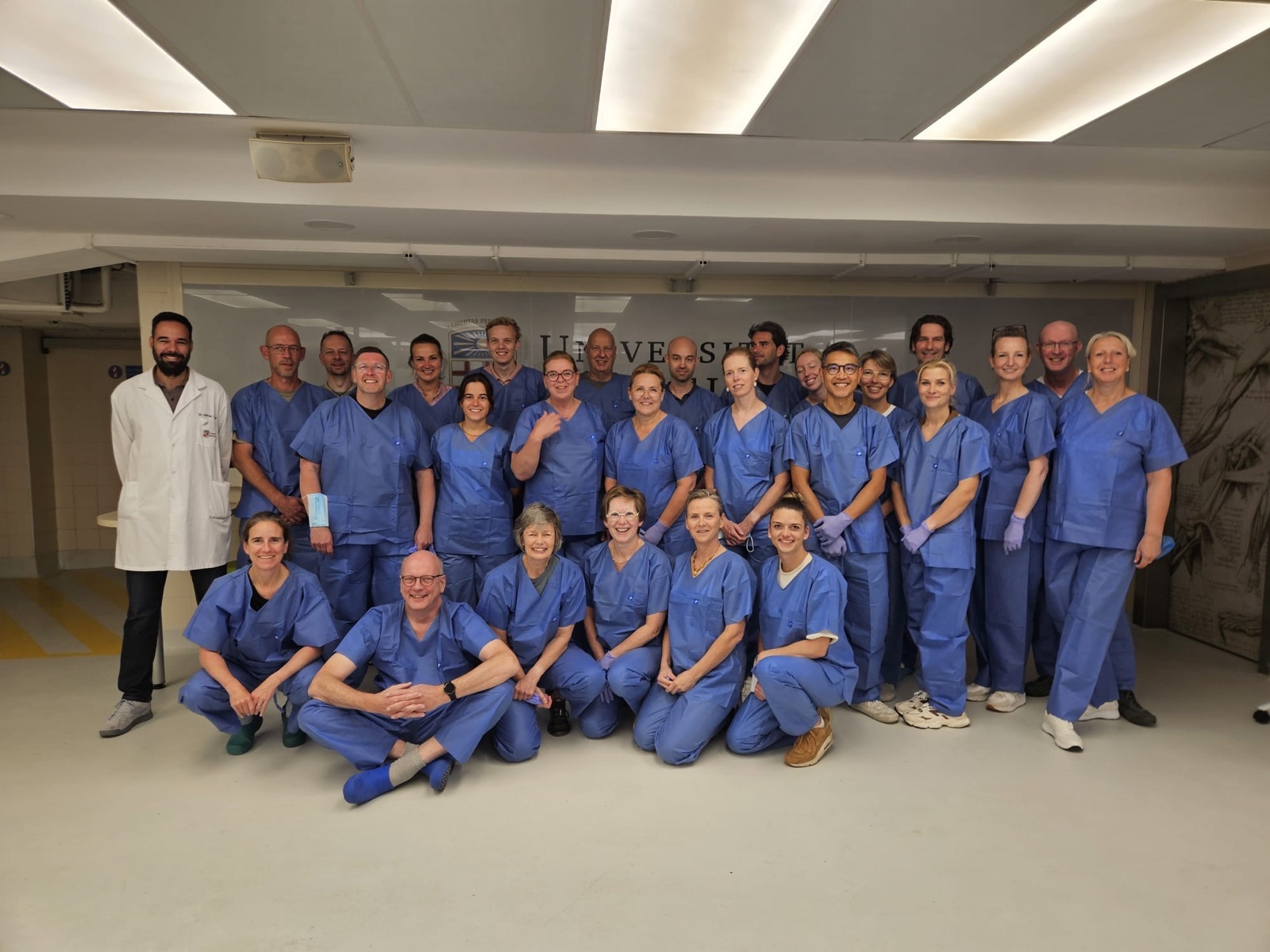 Groepsfoto van de workshop bij de Universiteit van Barcelona